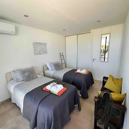 Luis With Heated Swimming Pool Holiday home *